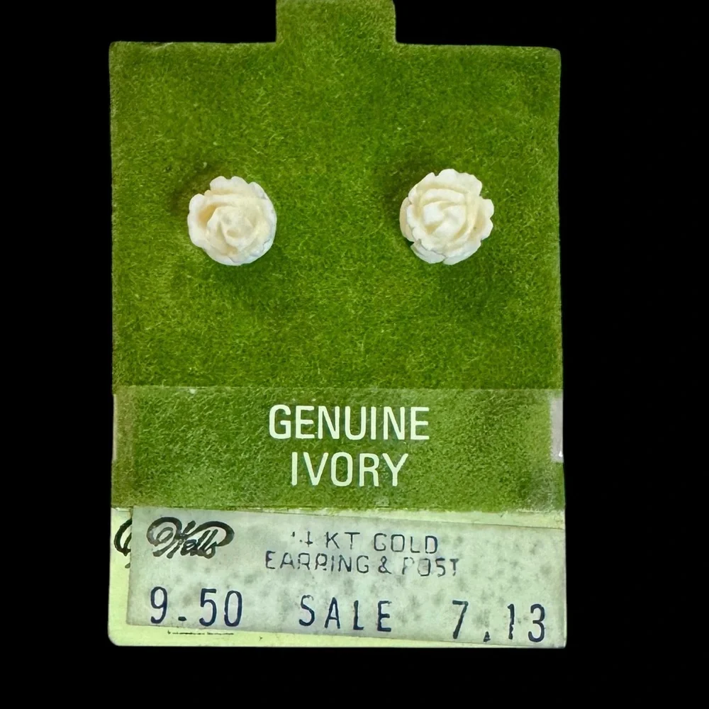 Stunning 1950’s Rose Carved Genuine Ivory 14kt Gold Post Earrings - Picture 1 of 10